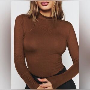 Reformation Bailey Brown Mock Neck Long
Sleeve Top